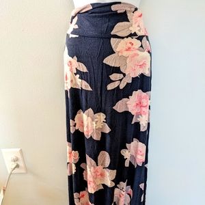 DE Collection Maxi skirt